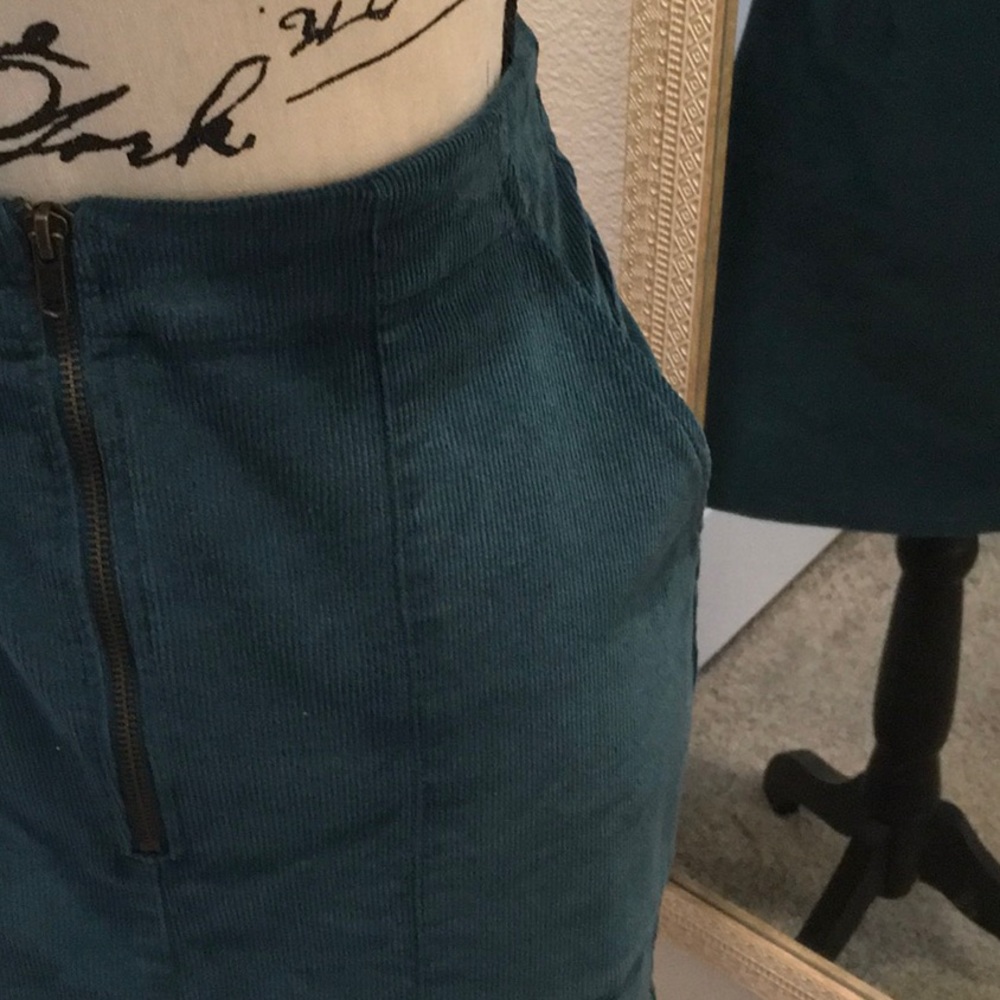Skirt - Picture 3 of 3